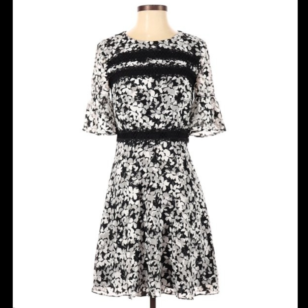 Cece black & white floral dress with elegant lace detail